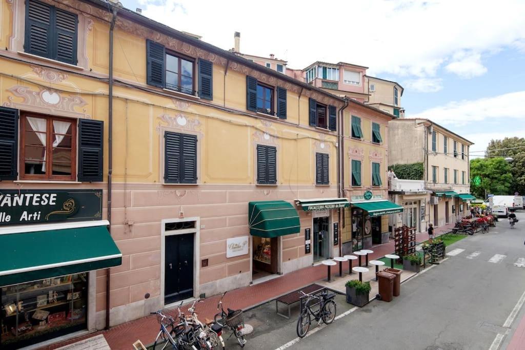 Beatrice Nel Centro Di Levanto Exteriér fotografie