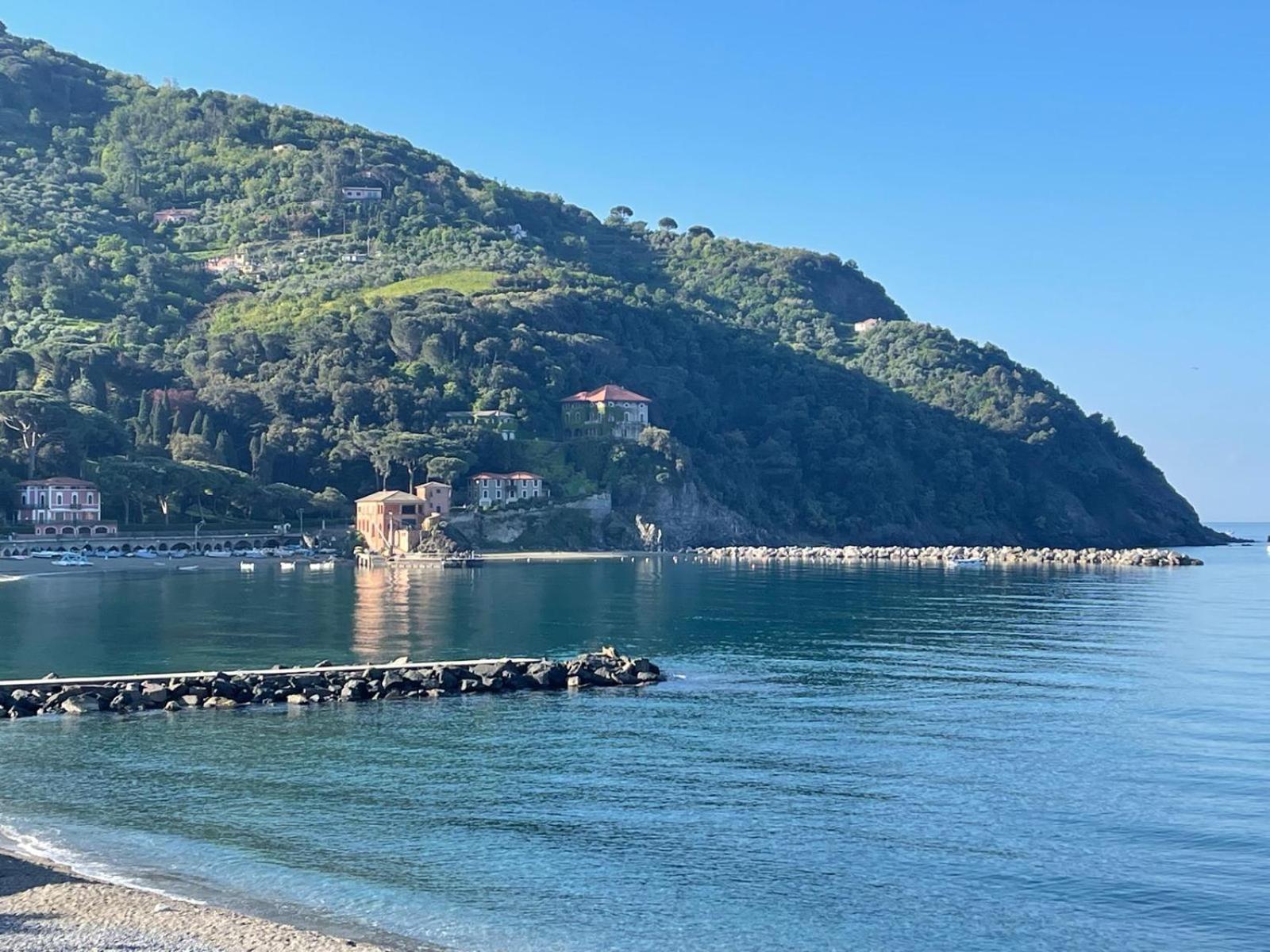 Beatrice Nel Centro Di Levanto Exteriér fotografie